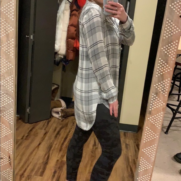 Bella Dahl Button Down Tunic - Picture 2 of 3